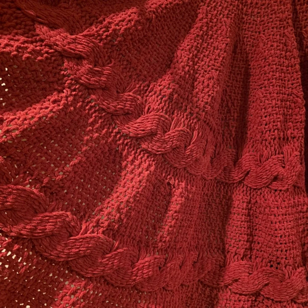 Bee & Willow Deep Red Woven Knit Crochet Christmas Tree Skirt XL 56" GrannyCore - Picture 2 of 8